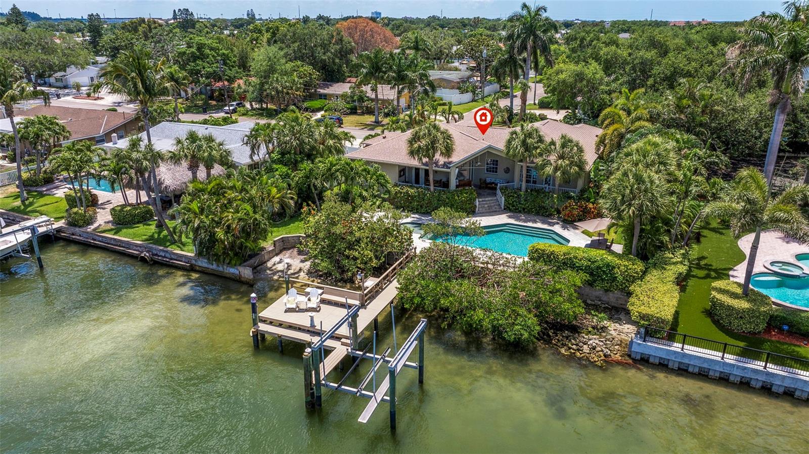 MAXIMO MOORINGS BAYVIEW ADD - Residential