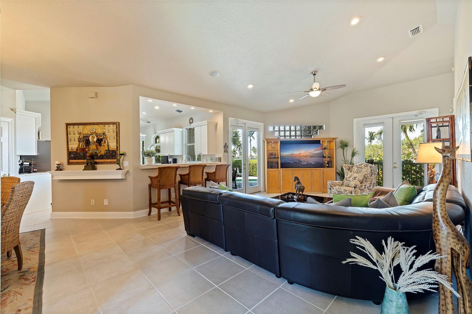 MAXIMO MOORINGS BAYVIEW ADD - Residential