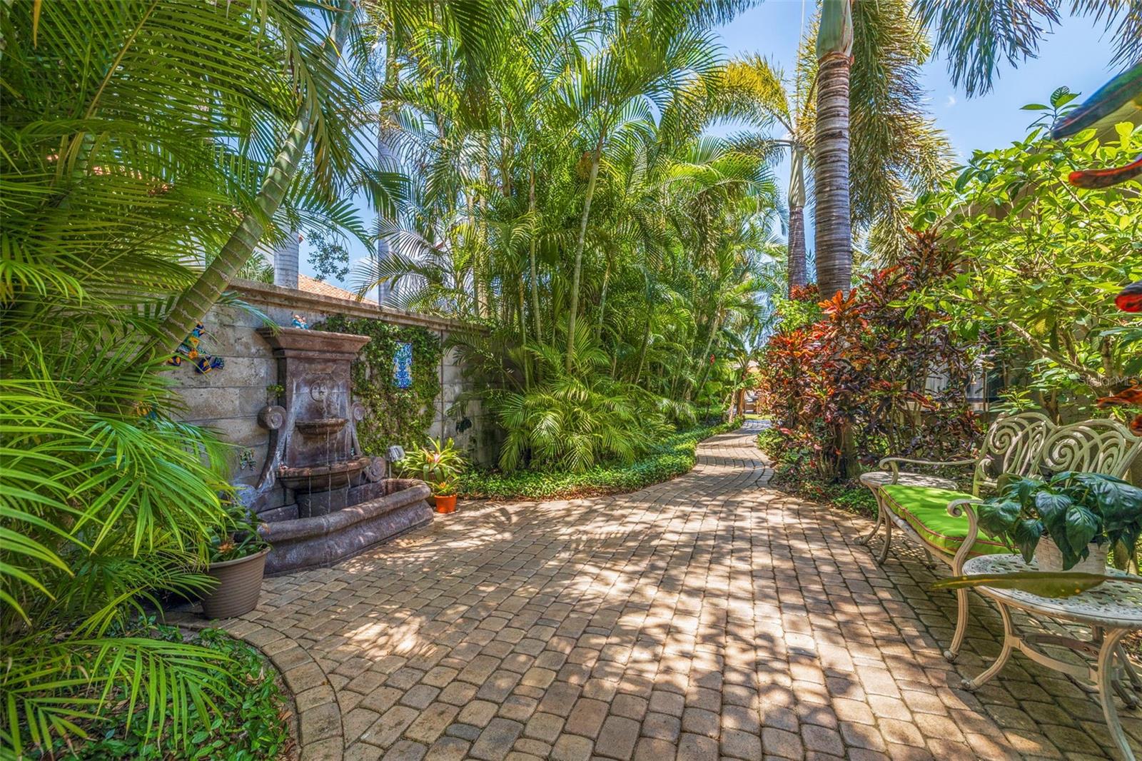 MAXIMO MOORINGS BAYVIEW ADD - Residential