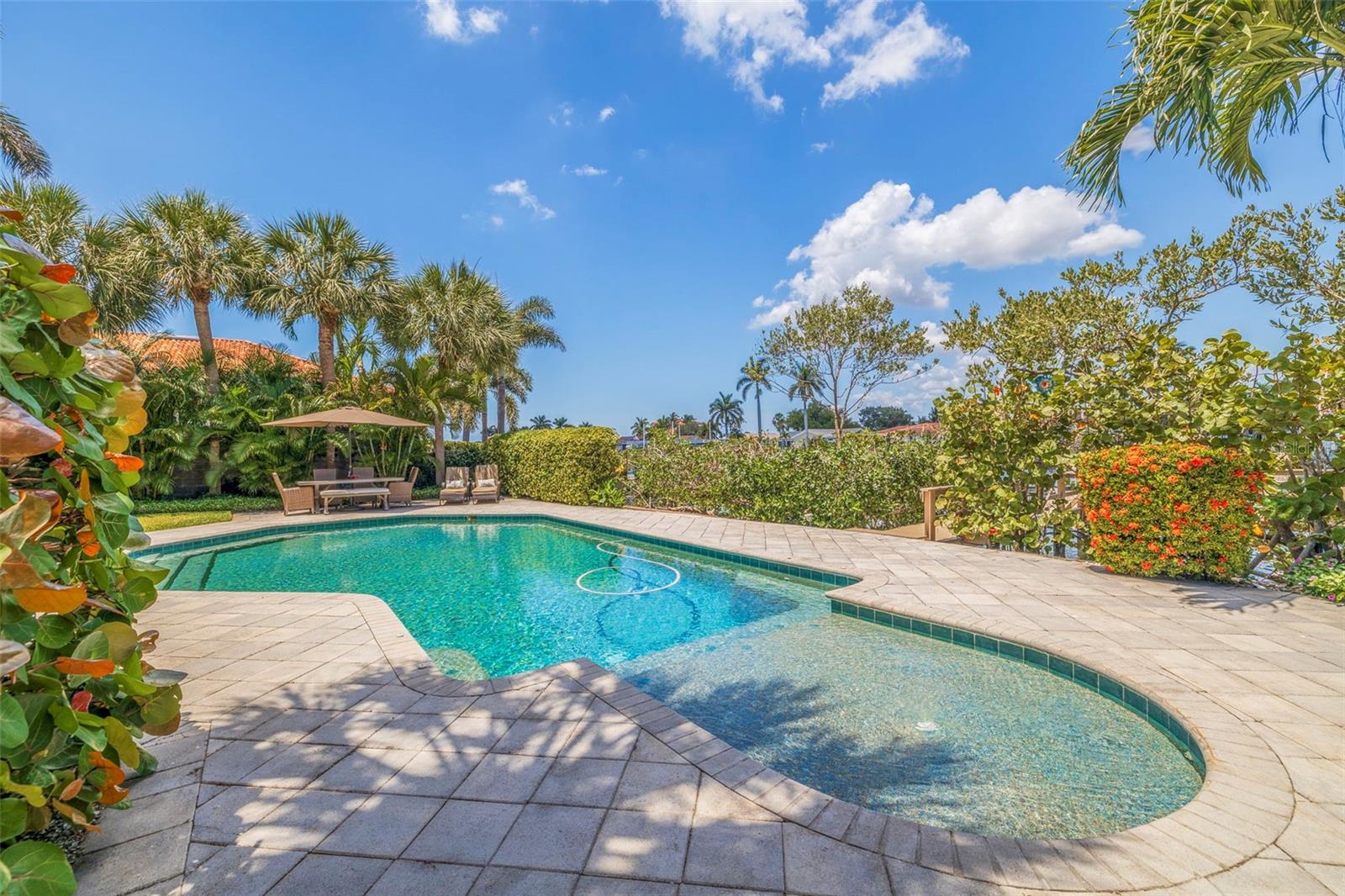 MAXIMO MOORINGS BAYVIEW ADD - Residential