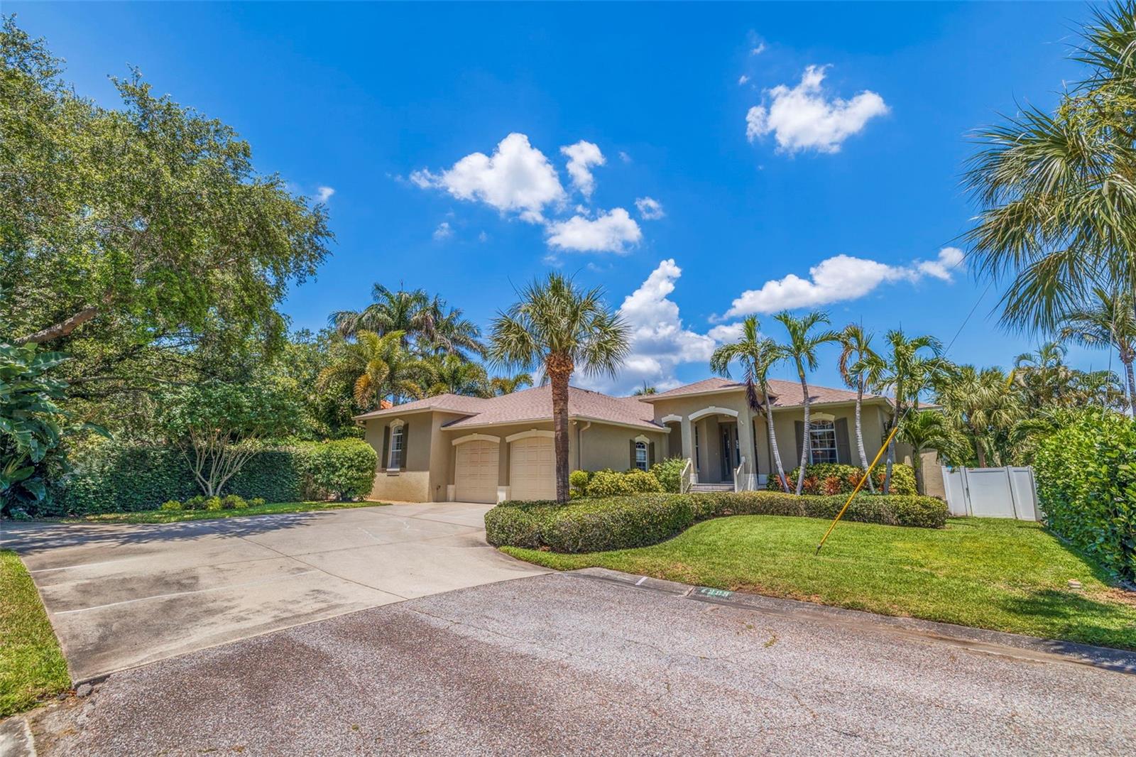 MAXIMO MOORINGS BAYVIEW ADD - Residential