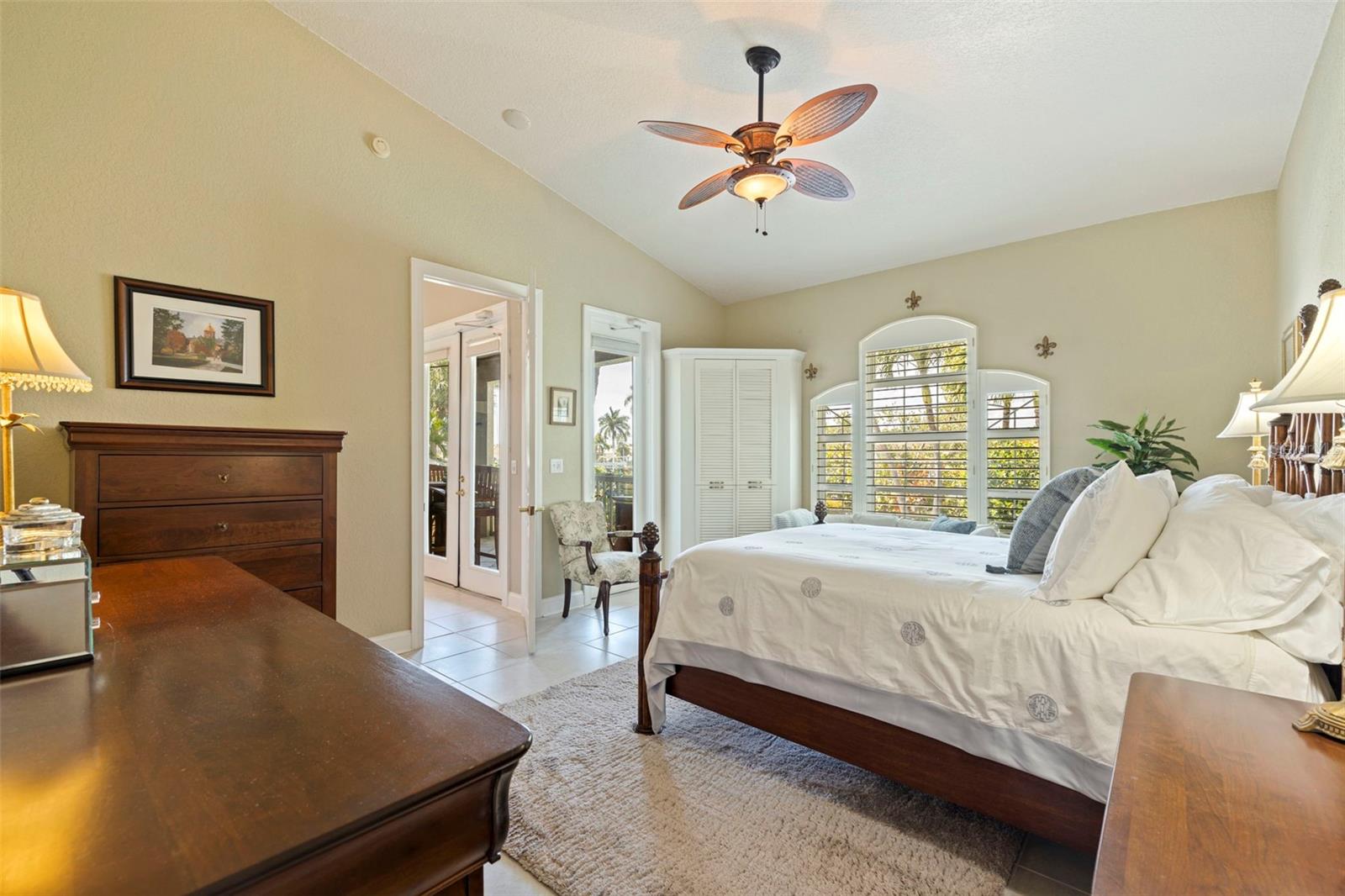 MAXIMO MOORINGS BAYVIEW ADD - Residential