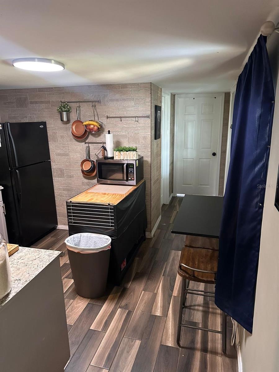 OAKRIDGE VILLAGE - Residential