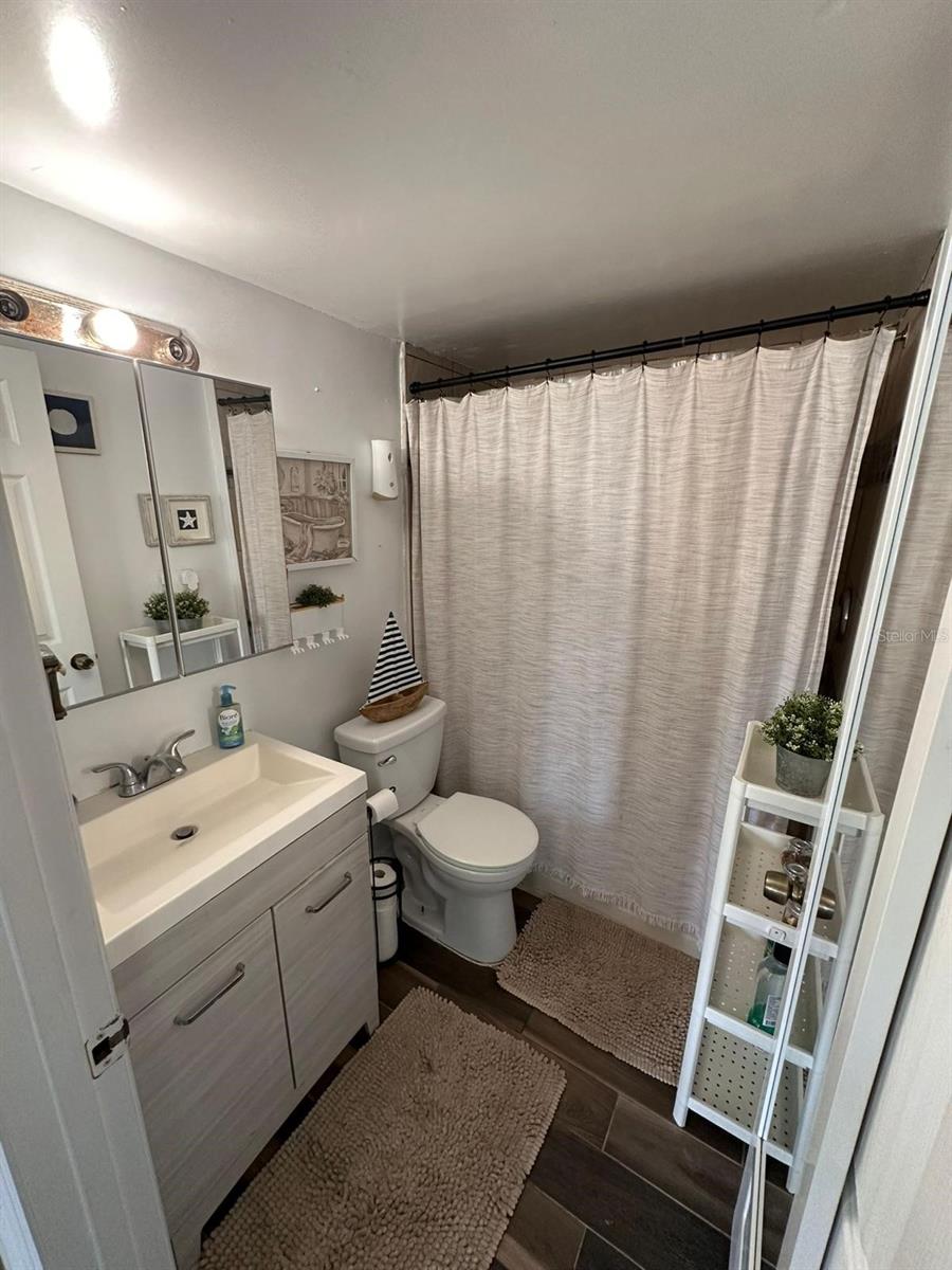 OAKRIDGE VILLAGE - Residential