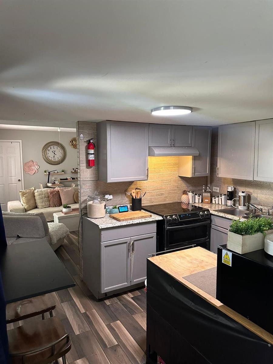 OAKRIDGE VILLAGE - Residential