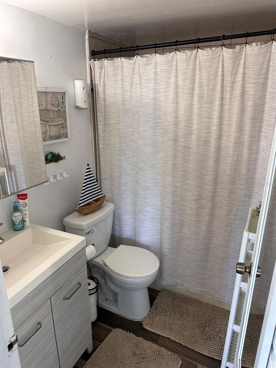 OAKRIDGE VILLAGE - Residential