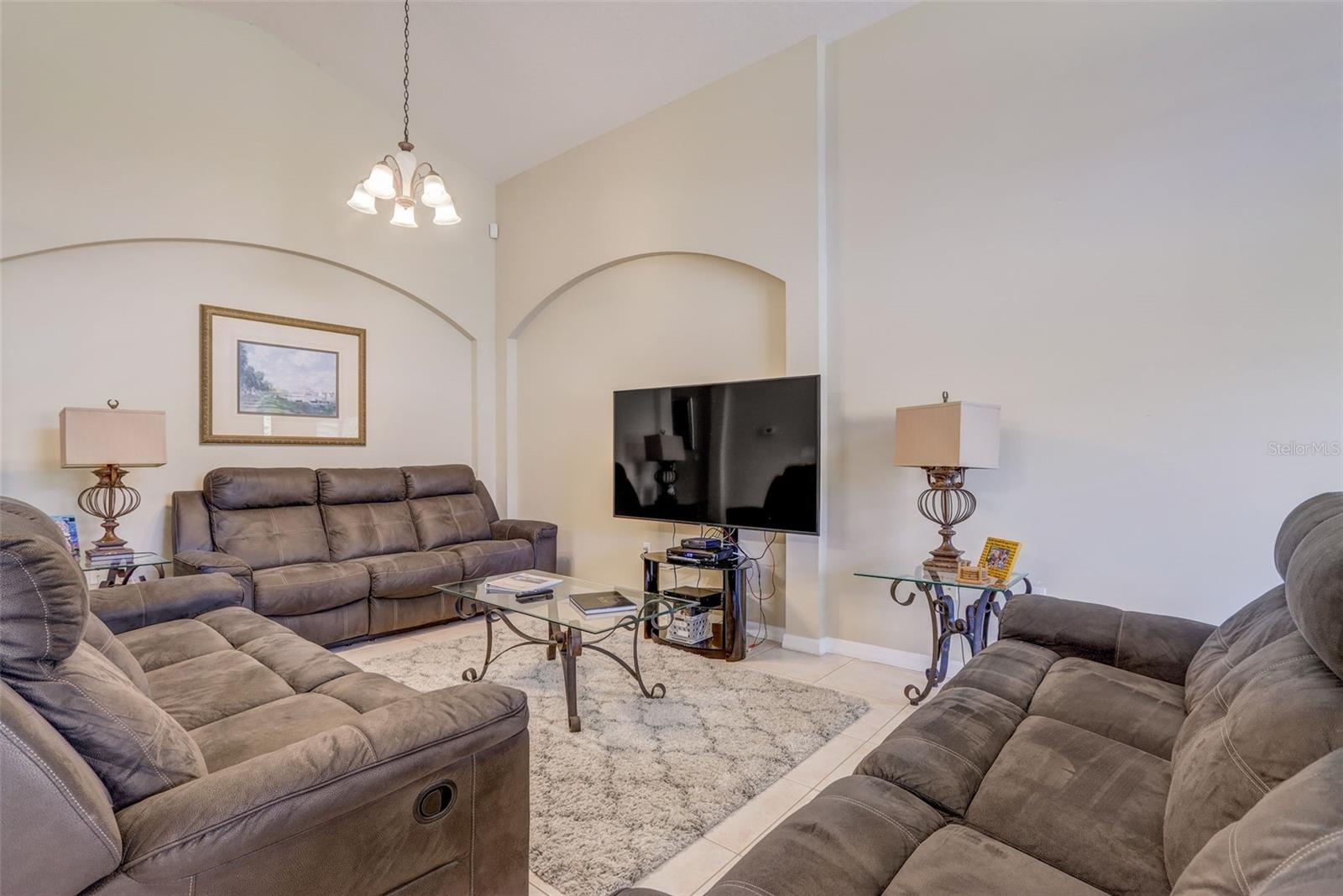 523 BALMORAL DRIVE