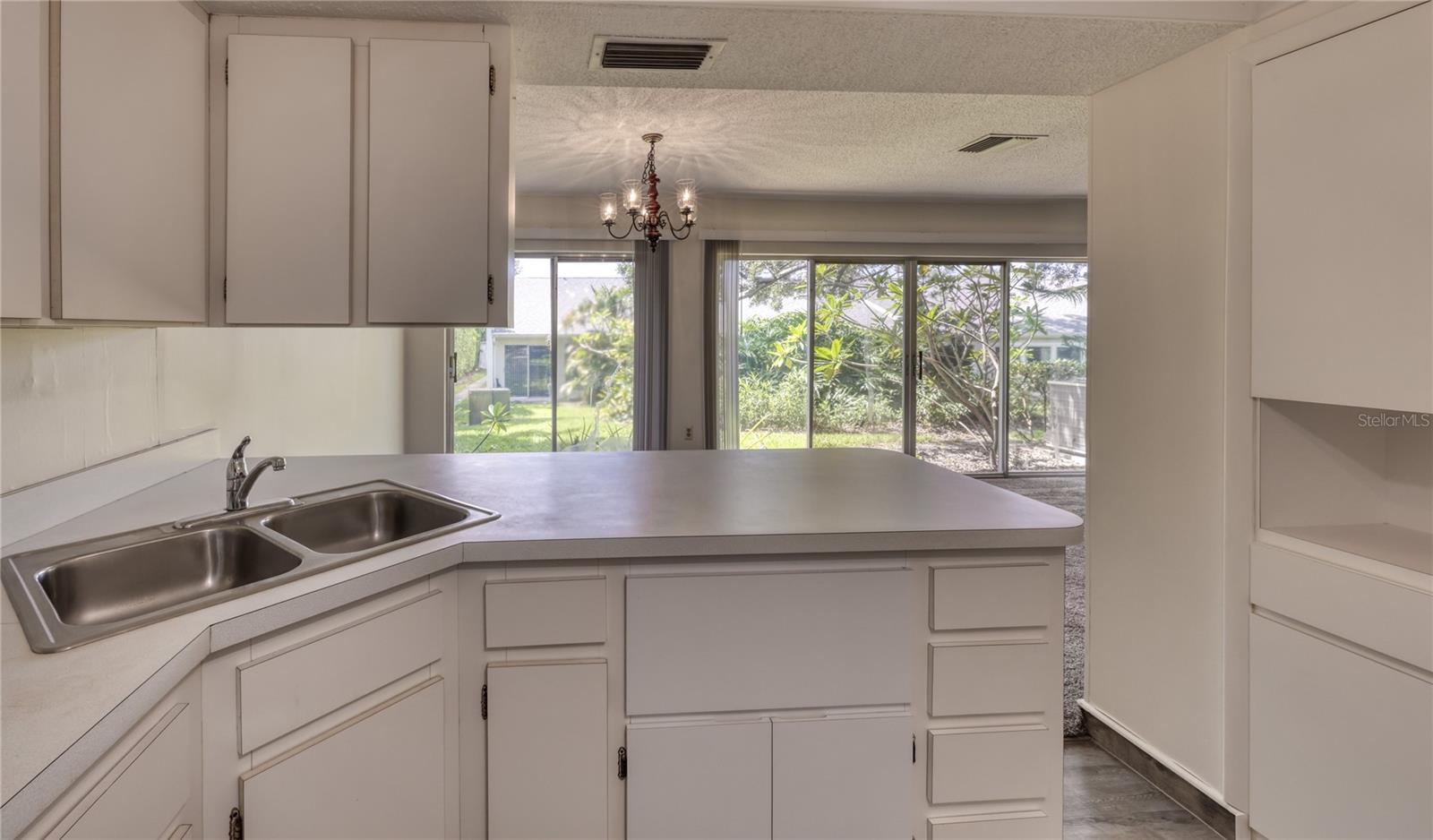 Photo 6 of 33 of 1655 S HIGHLAND AVENUE G168 condo