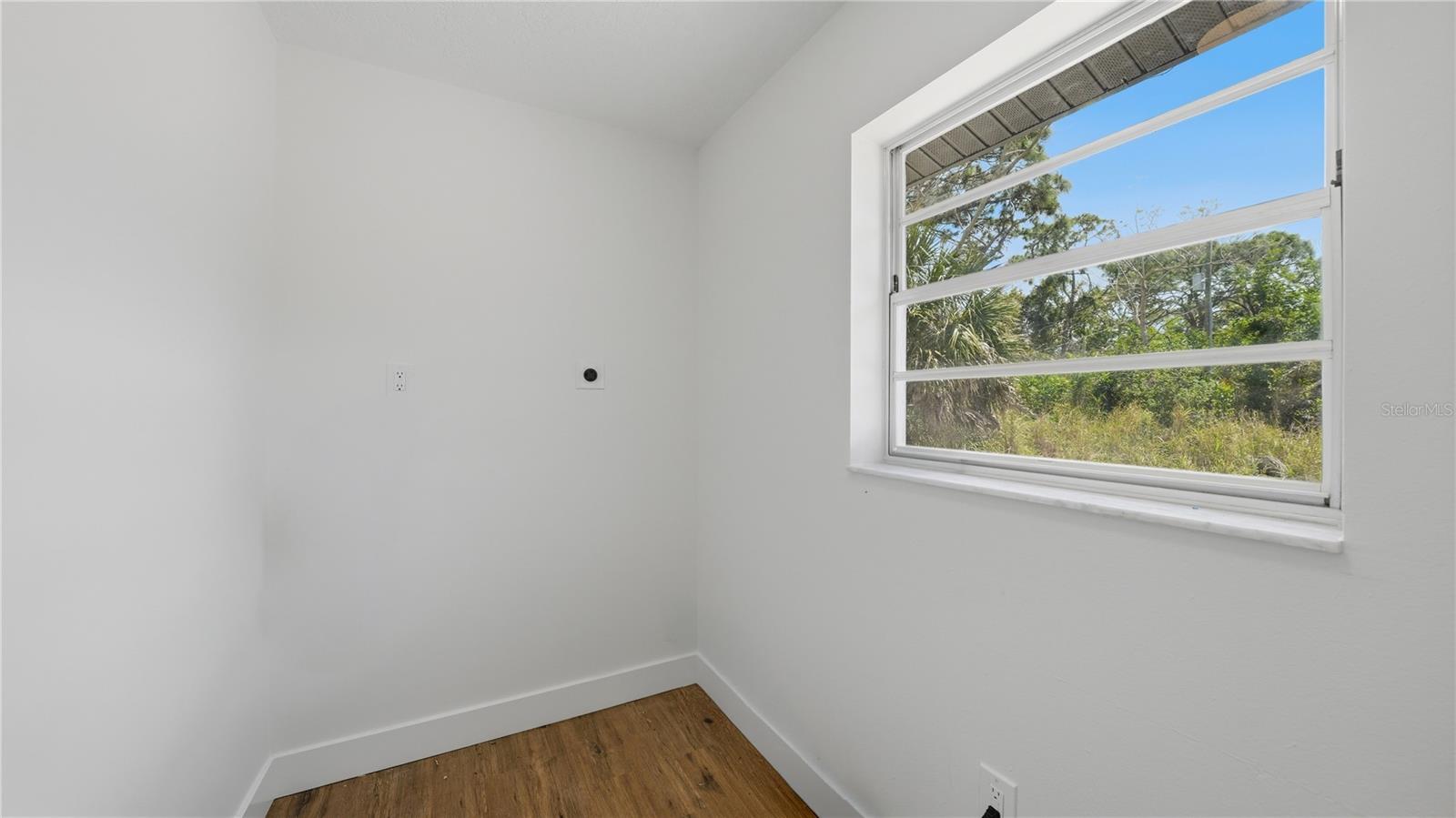 SOUTH VENICE - Residential