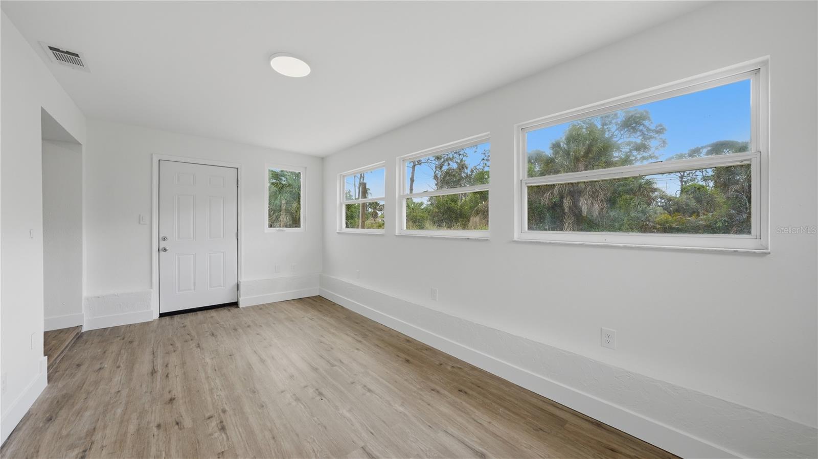 SOUTH VENICE - Residential