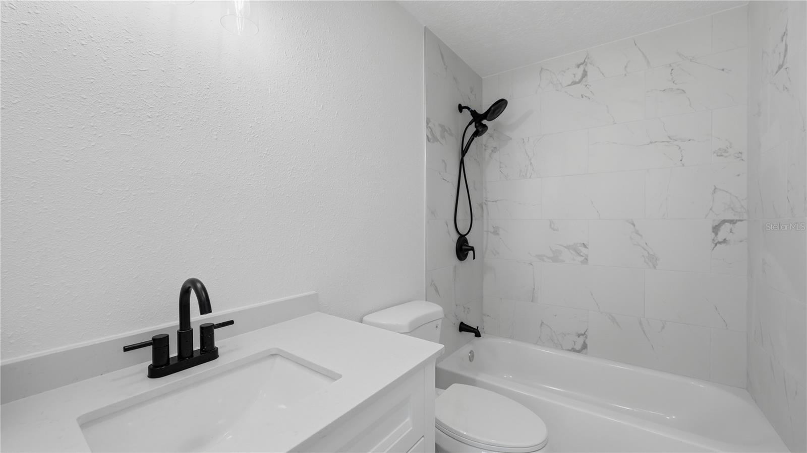 SOUTH VENICE - Residential