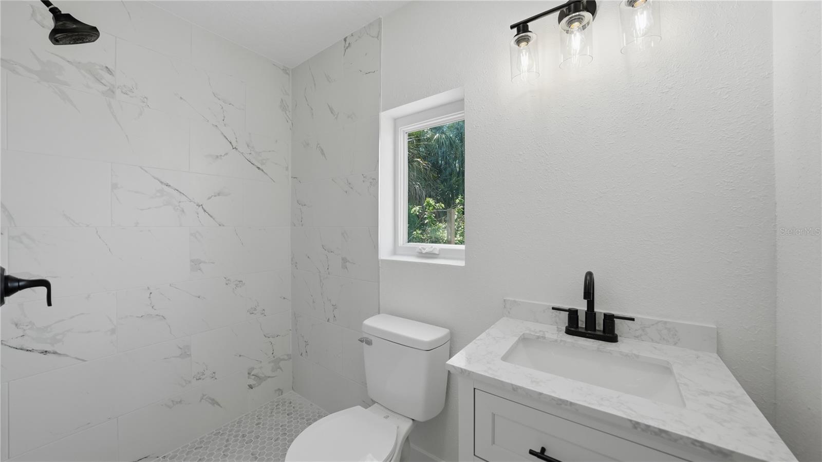 SOUTH VENICE - Residential