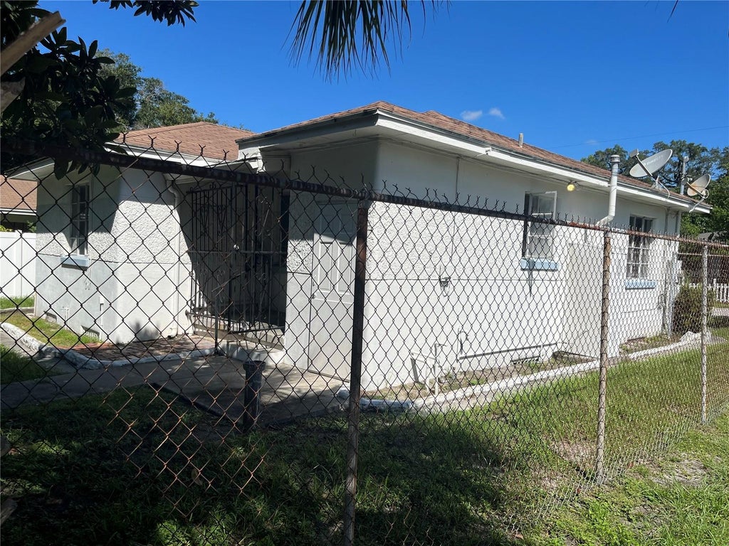 Photo of 1227 E 24th Avenue, Tampa, FL 33605 (MLS # TB8550807)
