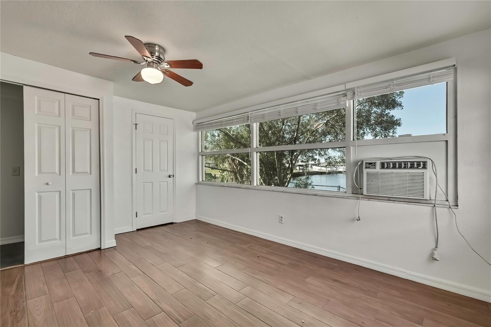 LEISURE BEACH - Residential