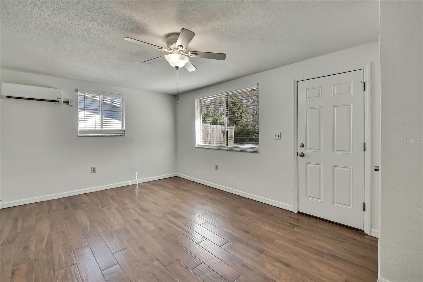 LEISURE BEACH - Residential