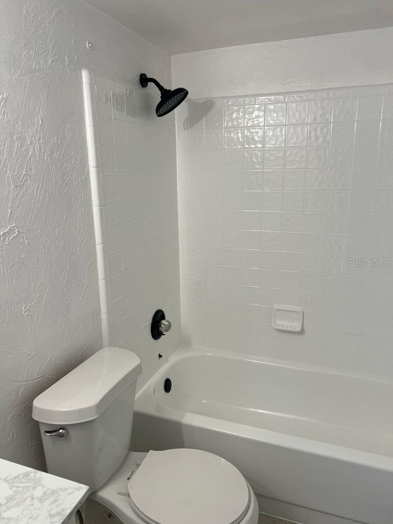 ROCKWOOD VILLAS - Residential Lease