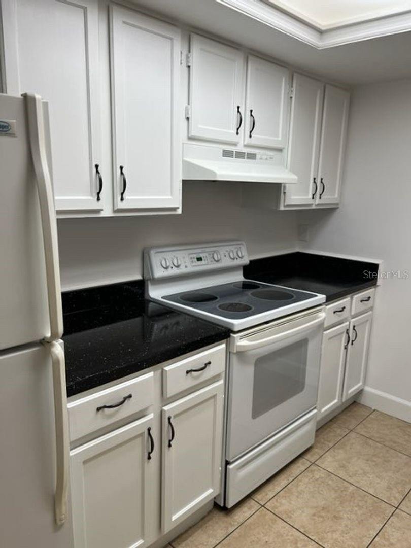 ROCKWOOD VILLAS - Residential Lease