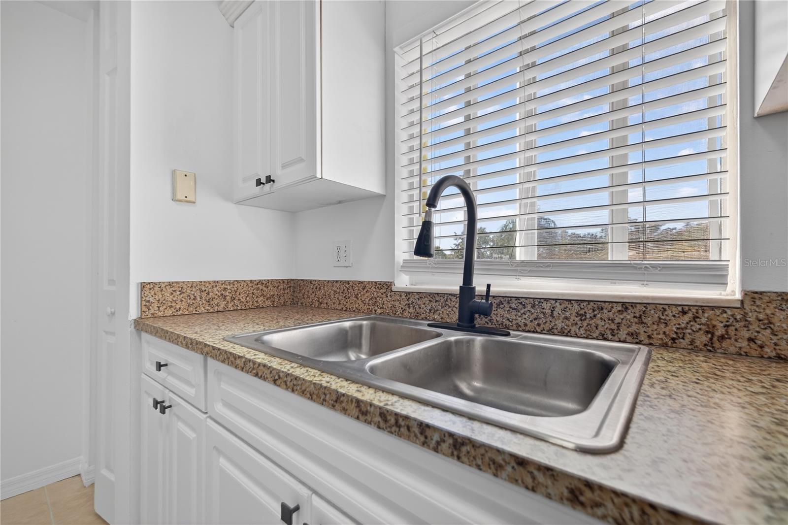 PALMA CEIA GARDENS CONDO - Residential Lease