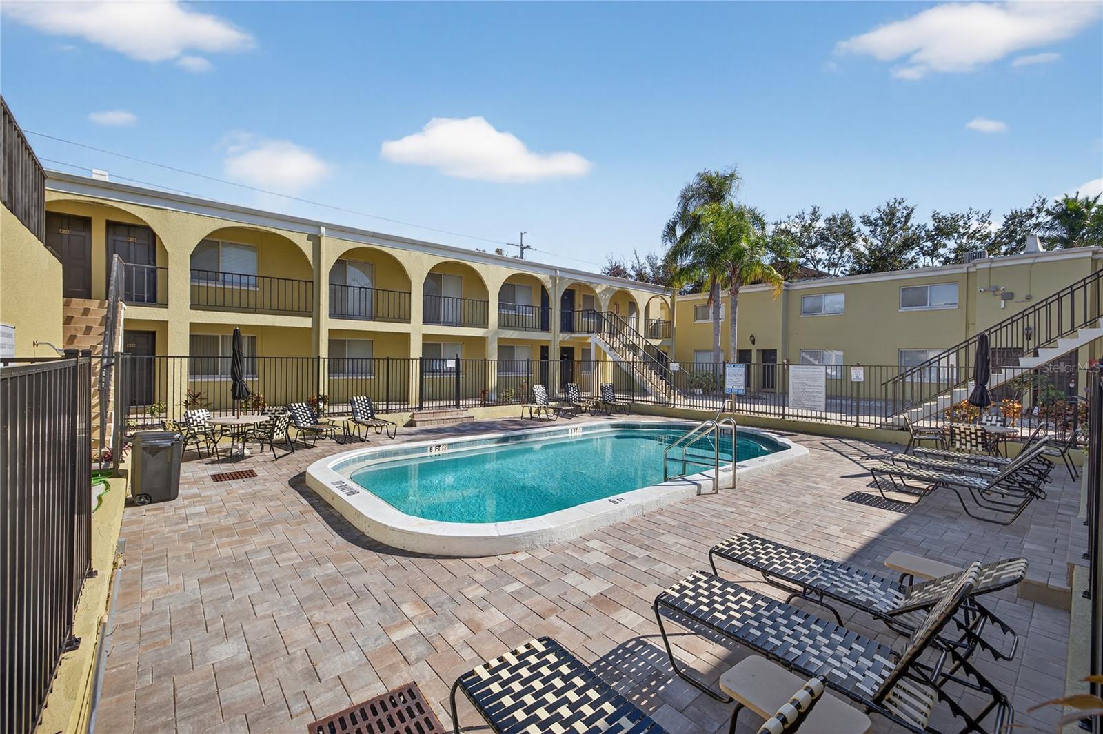 PALMA CEIA GARDENS CONDO - Residential Lease