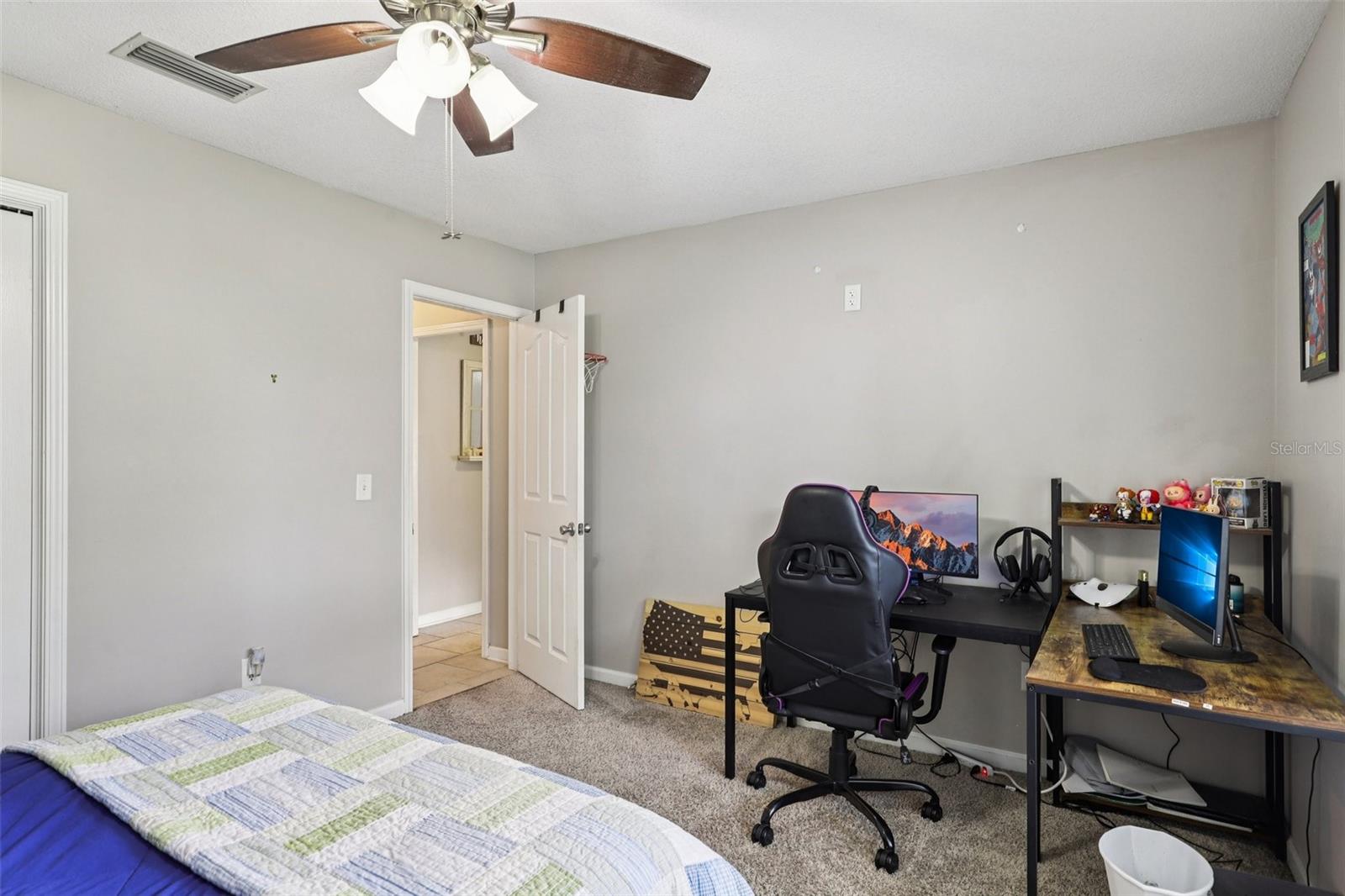 DERRINGER OAKS - Residential