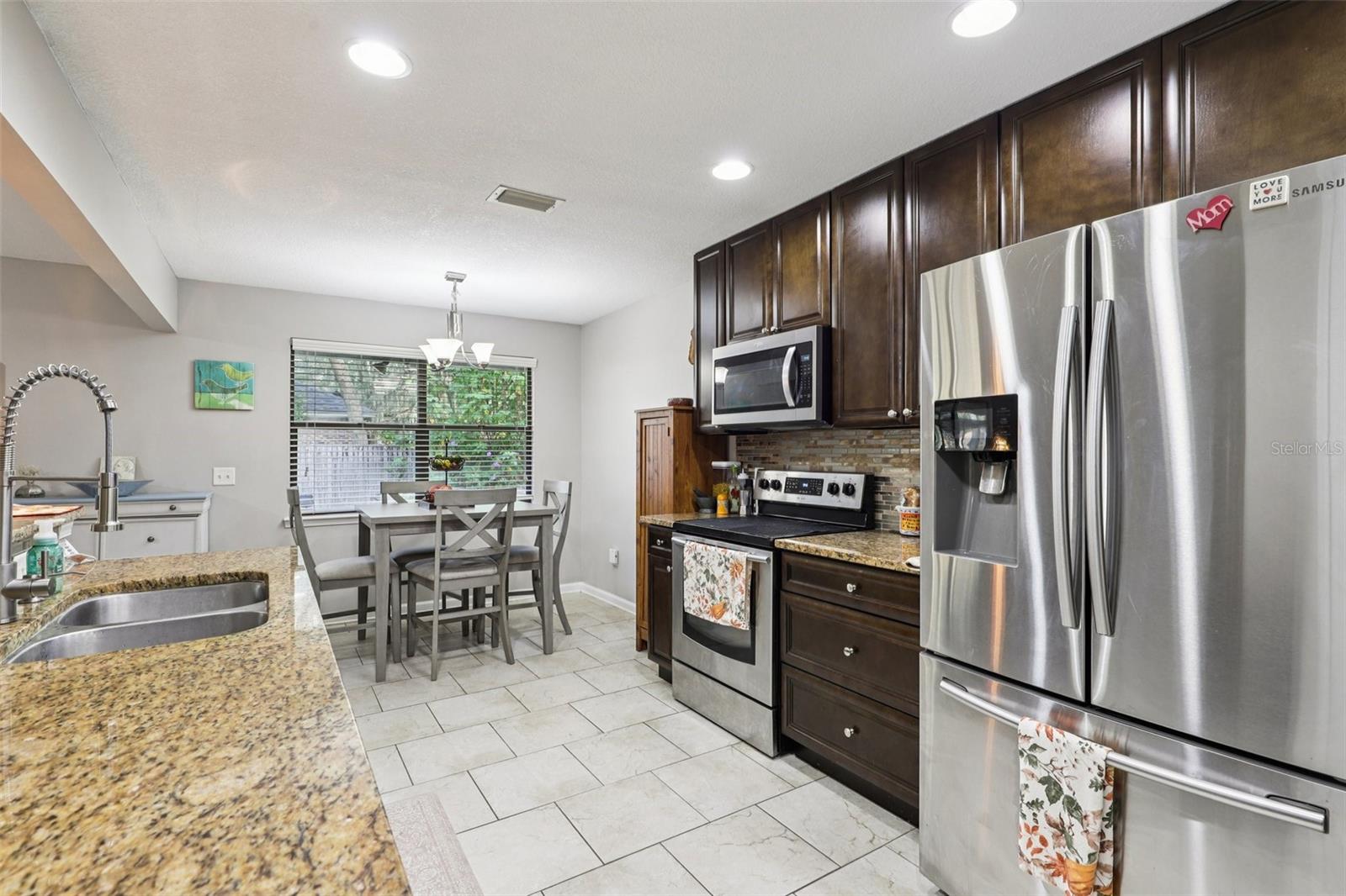 DERRINGER OAKS - Residential