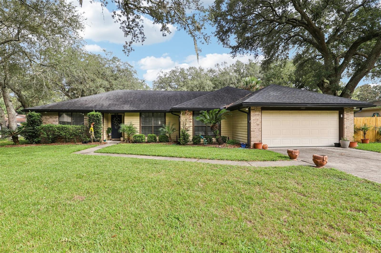 DERRINGER OAKS - Residential