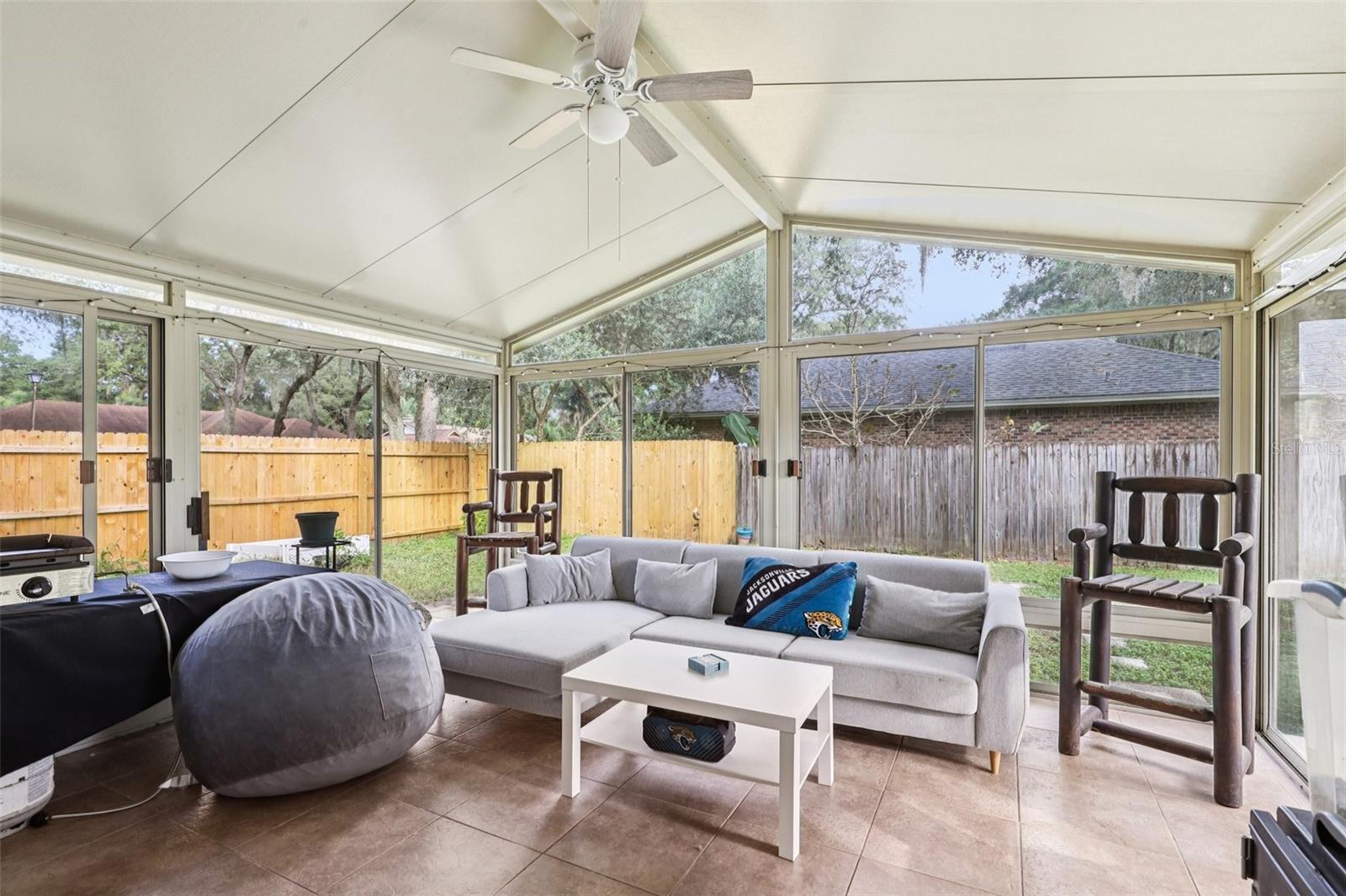 DERRINGER OAKS - Residential