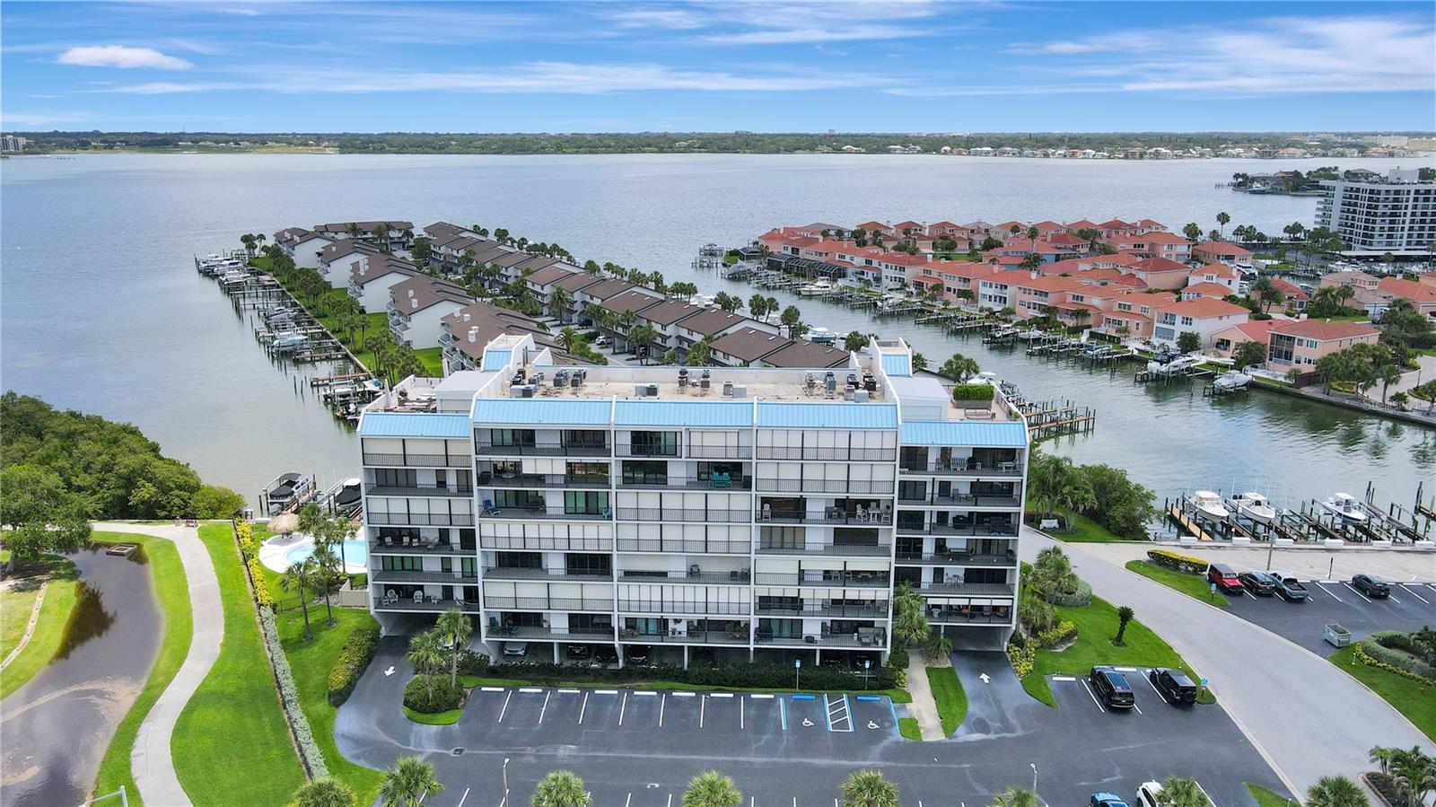 HARBOUR THE CONDO - Residential