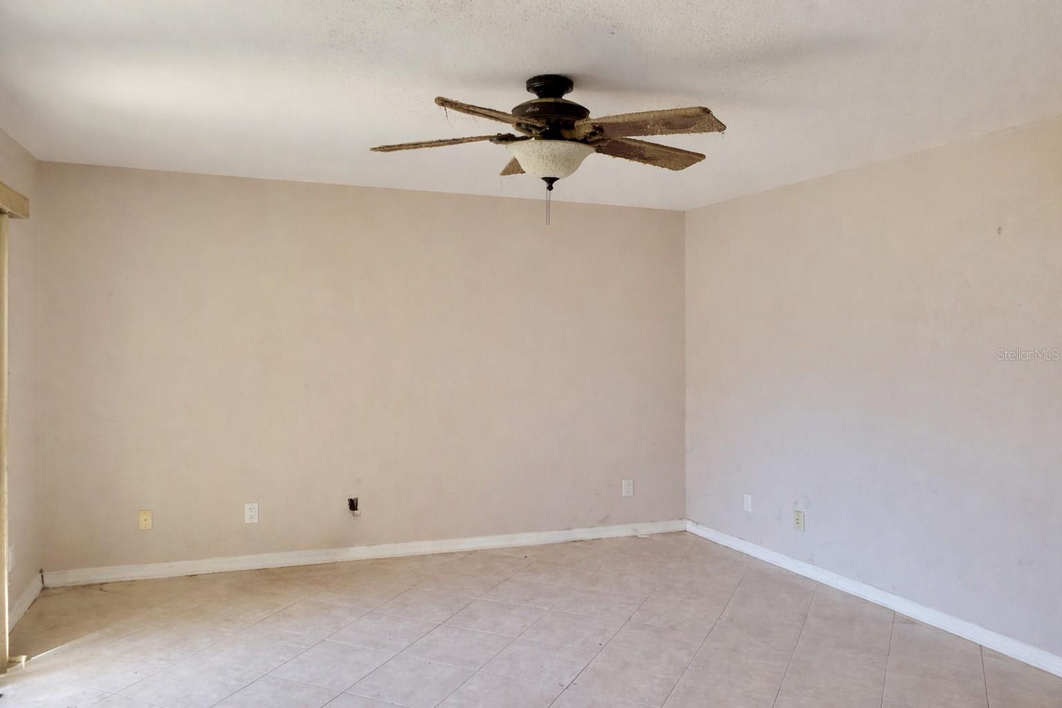 VISTA OAKS - Residential