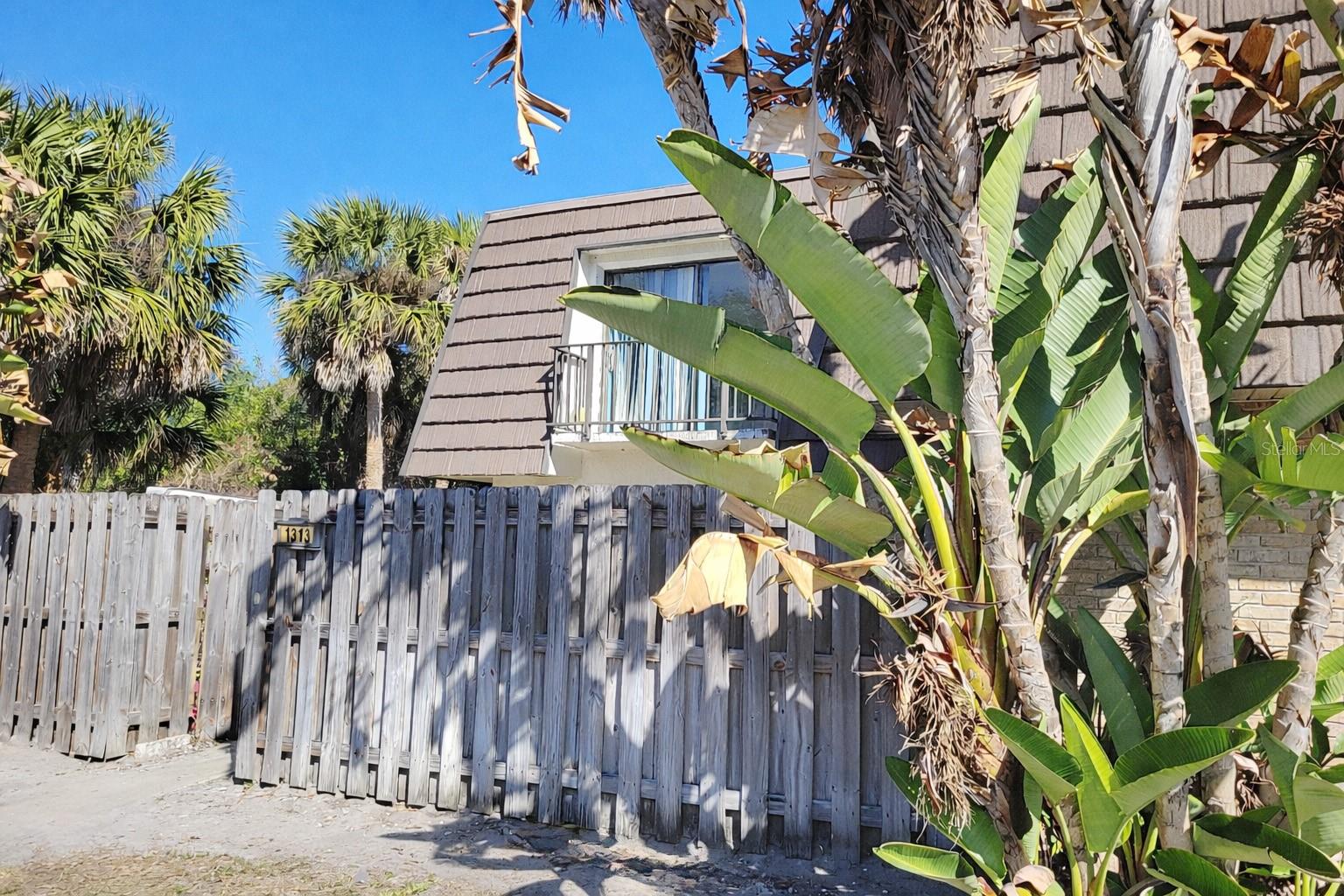 VISTA OAKS - Residential