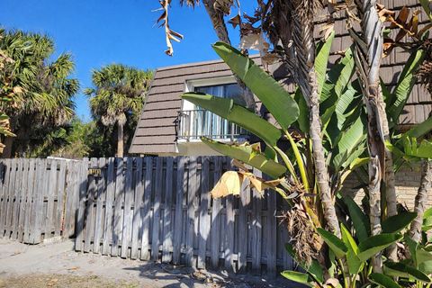 Photo of 1313 Vista Oaks Circle NE, Palm Bay, FL 32905 (MLS # O6391643)