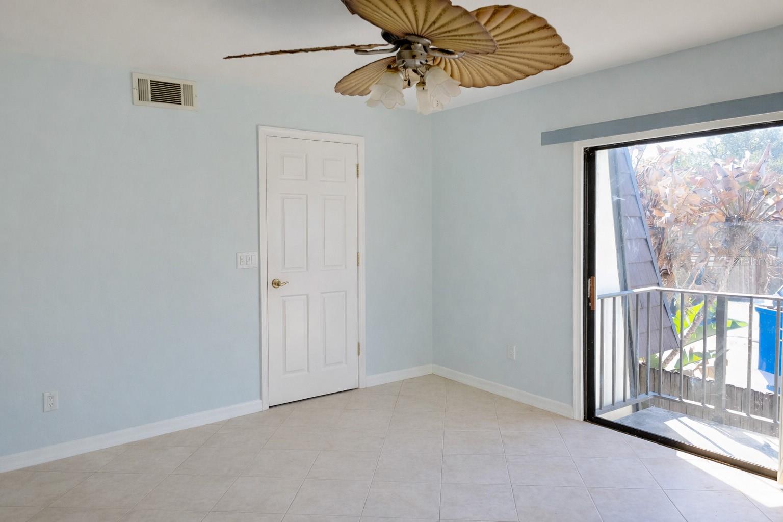 VISTA OAKS - Residential