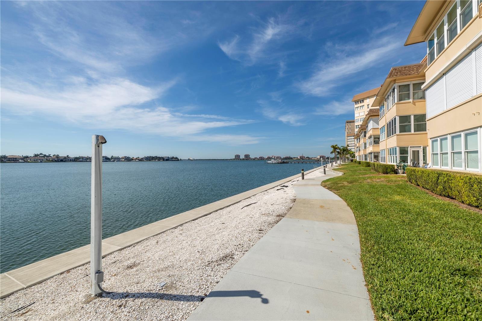 BAYWAY ISLES POINT BRITTANY ONE - Residential