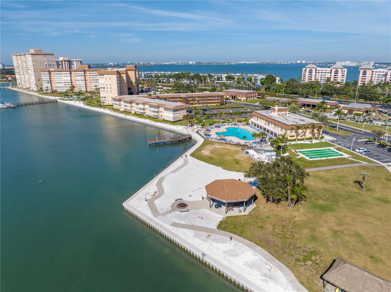 BAYWAY ISLES POINT BRITTANY ONE - Residential