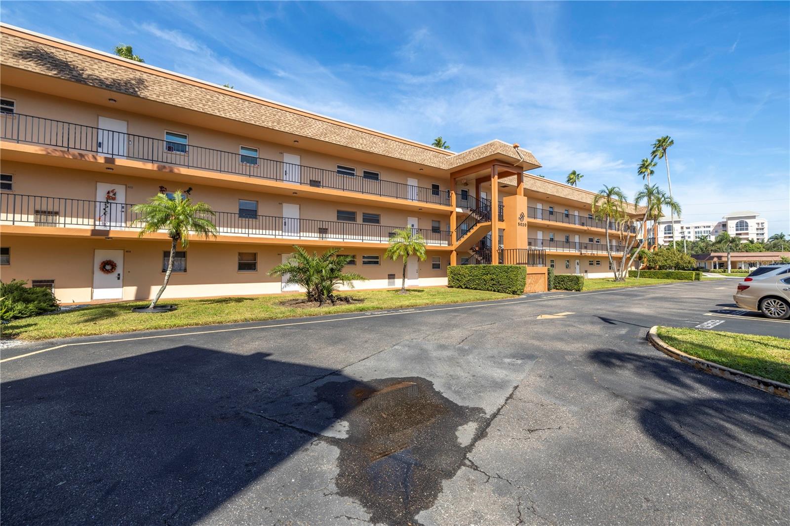 BAYWAY ISLES POINT BRITTANY ONE - Residential