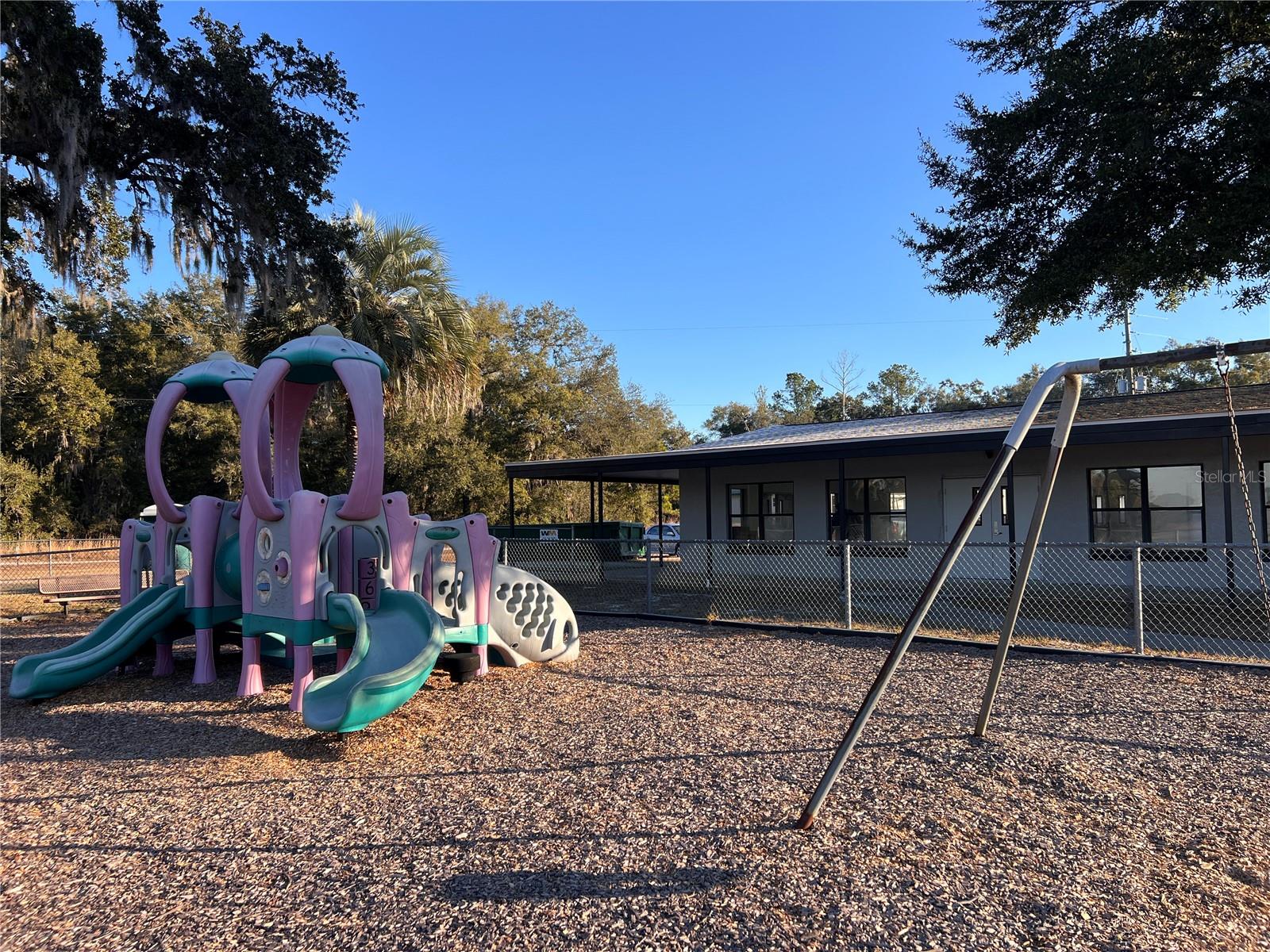 RAINBOW LAKES ESTATE - Land