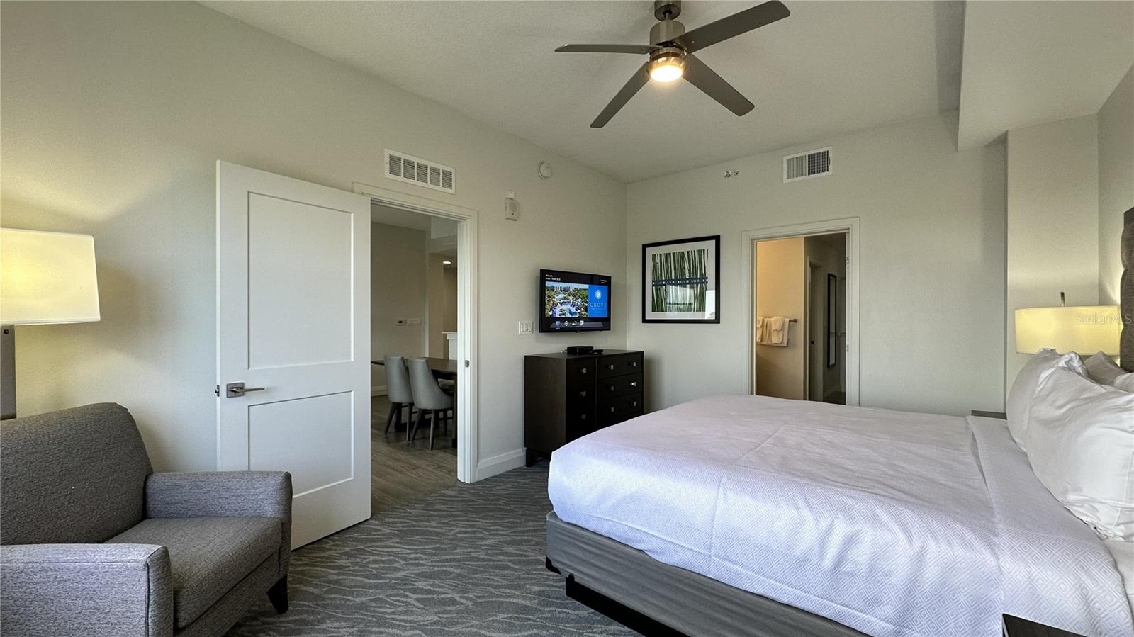 GROVE RESIDENCE & SPA HOTEL CONDO 3 - Residential