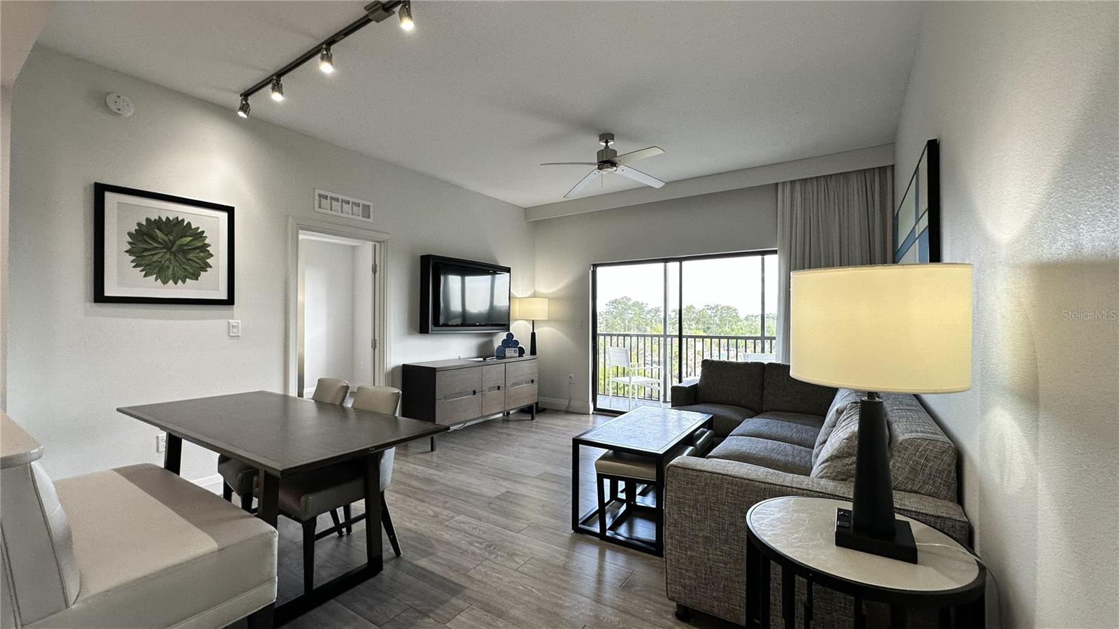 GROVE RESIDENCE & SPA HOTEL CONDO 3 - Residential