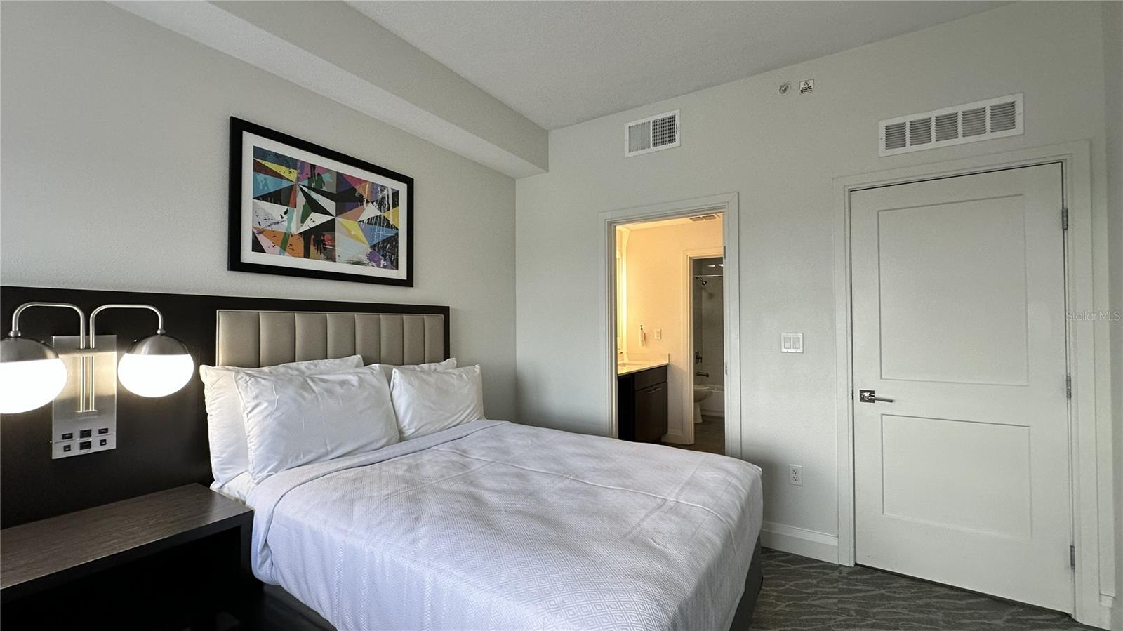 GROVE RESIDENCE & SPA HOTEL CONDO 3 - Residential