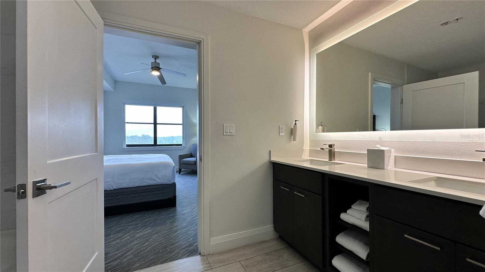 GROVE RESIDENCE & SPA HOTEL CONDO 3 - Residential