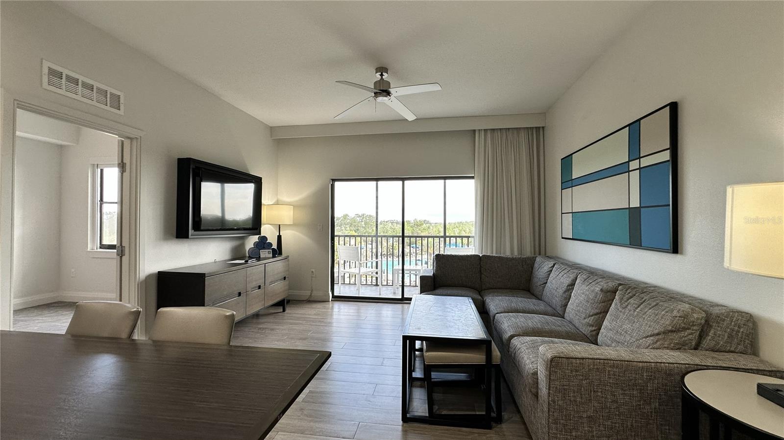 GROVE RESIDENCE & SPA HOTEL CONDO 3 - Residential