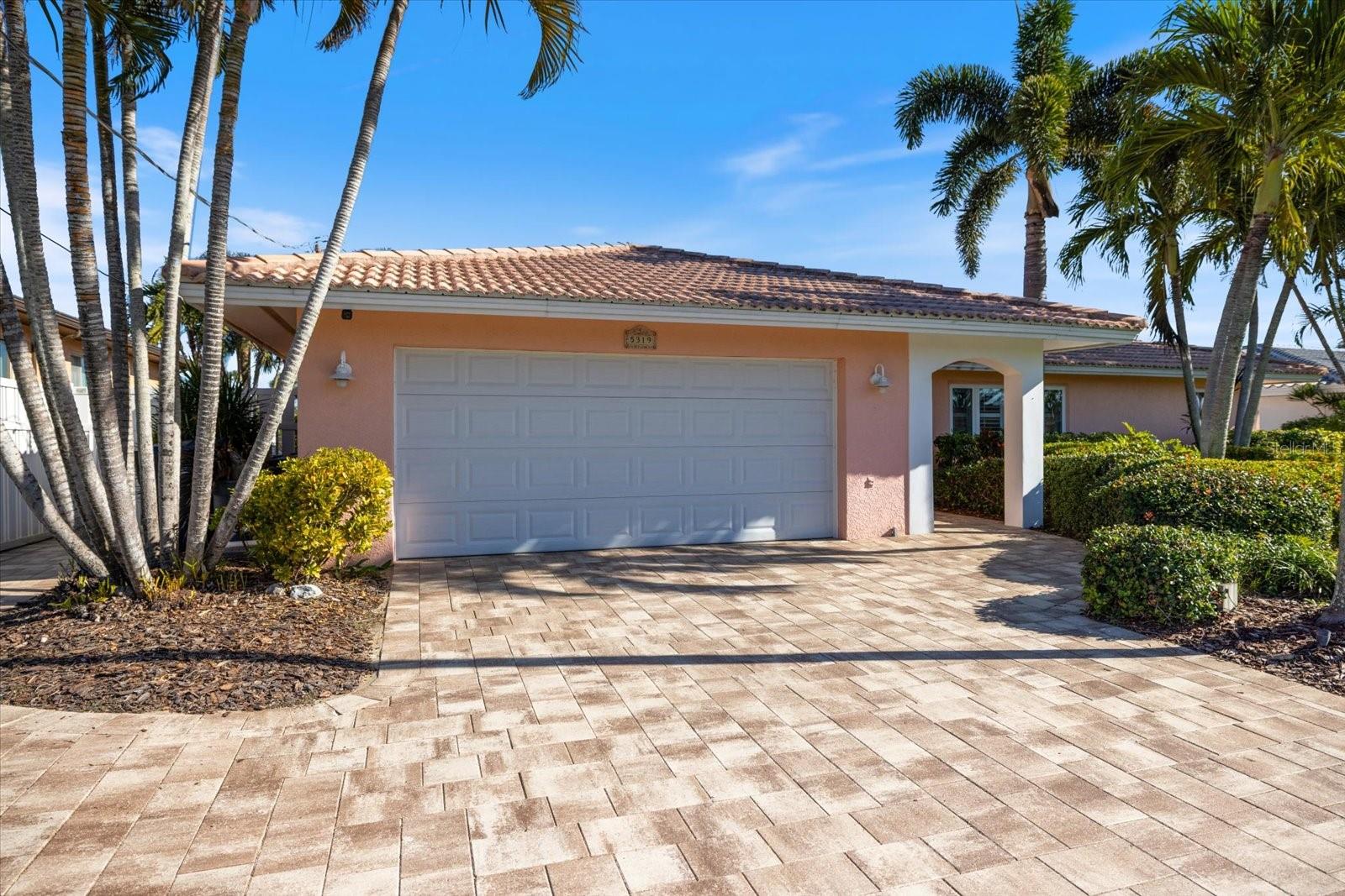 CORAL SHORES - Residential