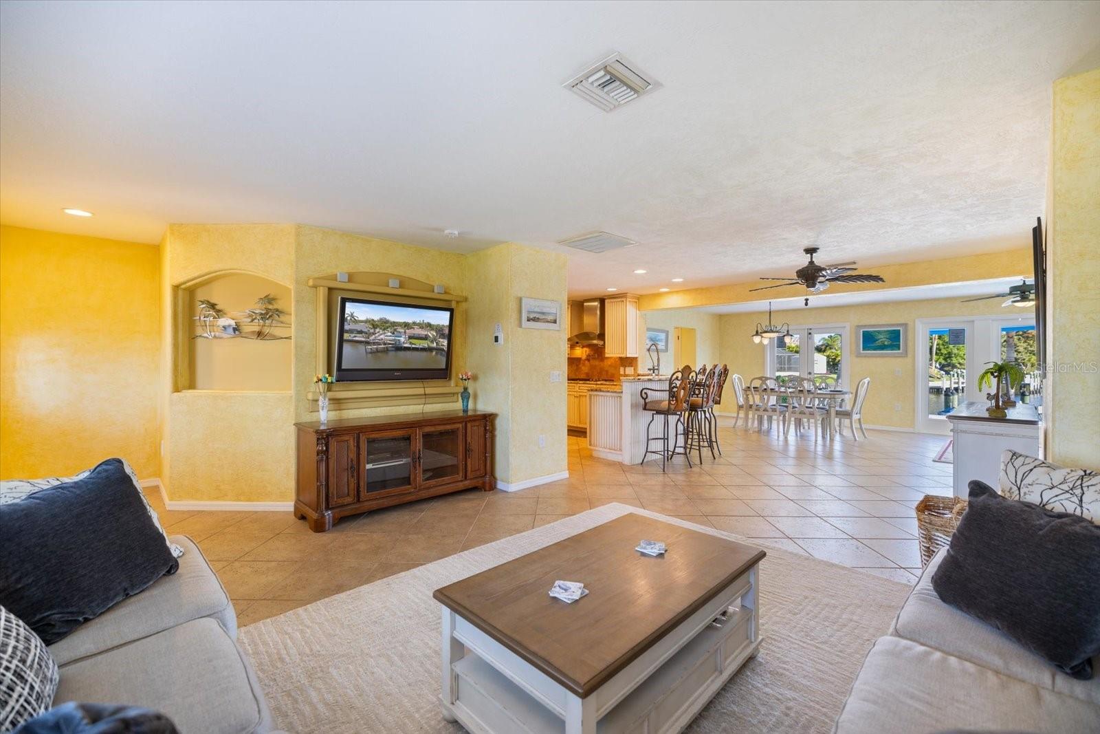 CORAL SHORES - Residential