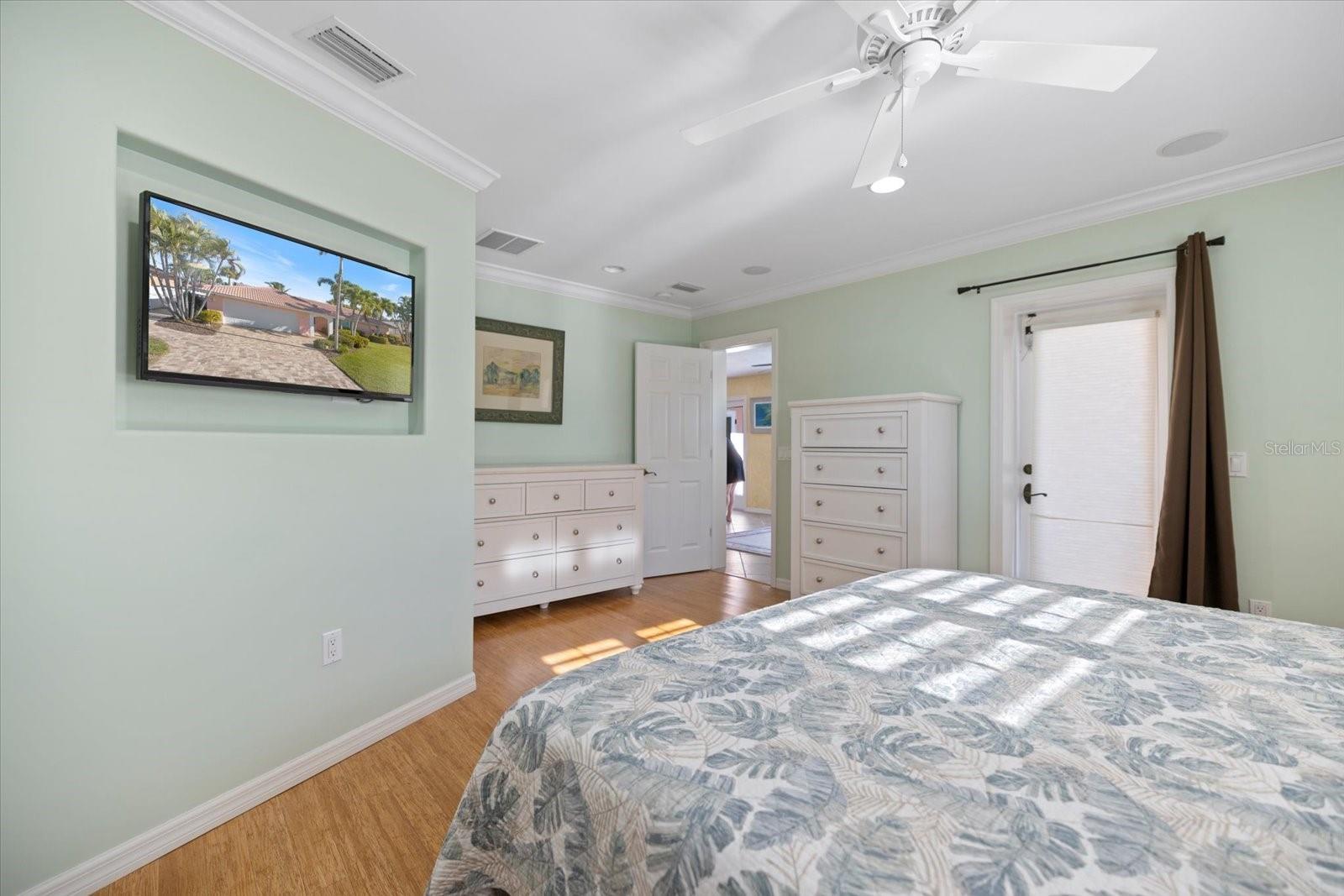 CORAL SHORES - Residential