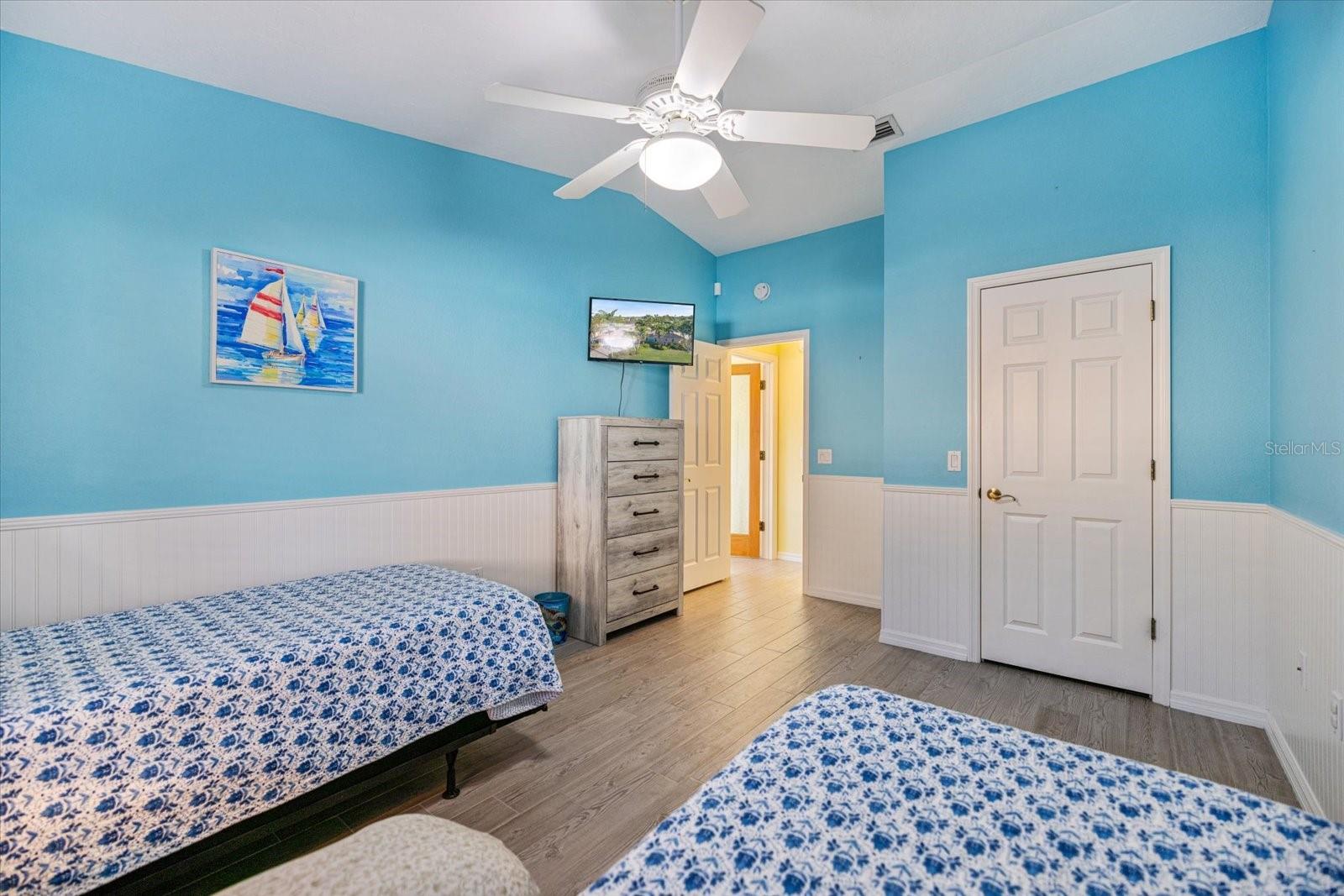 CORAL SHORES - Residential