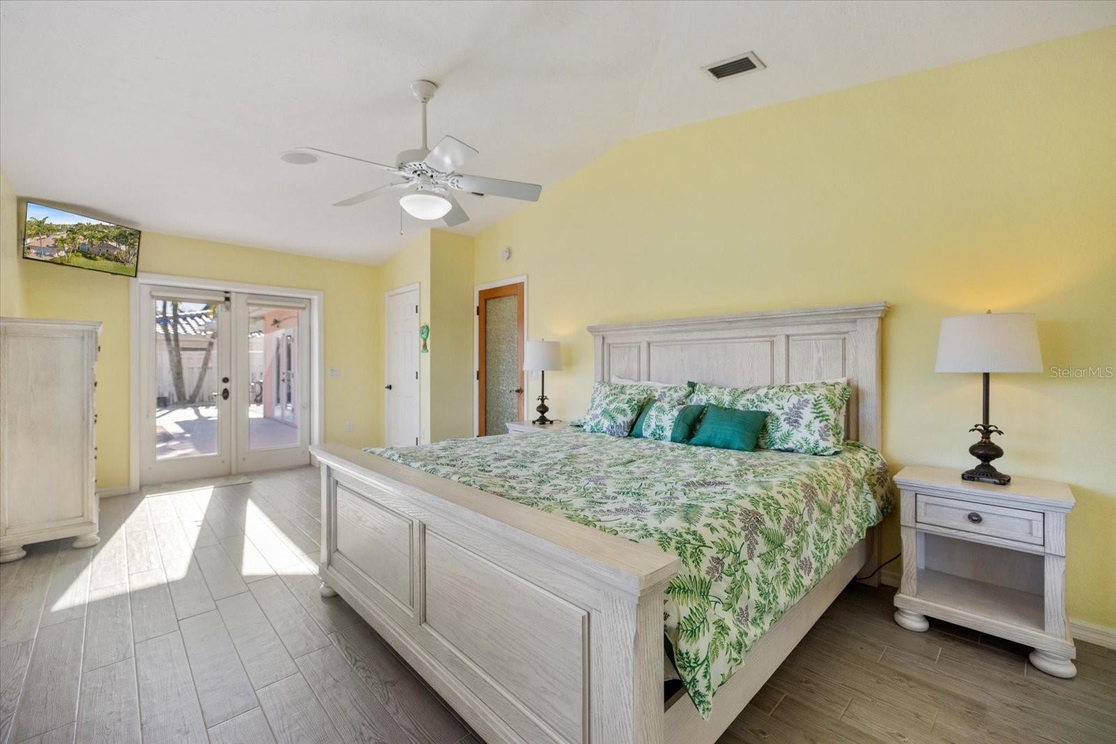 CORAL SHORES - Residential