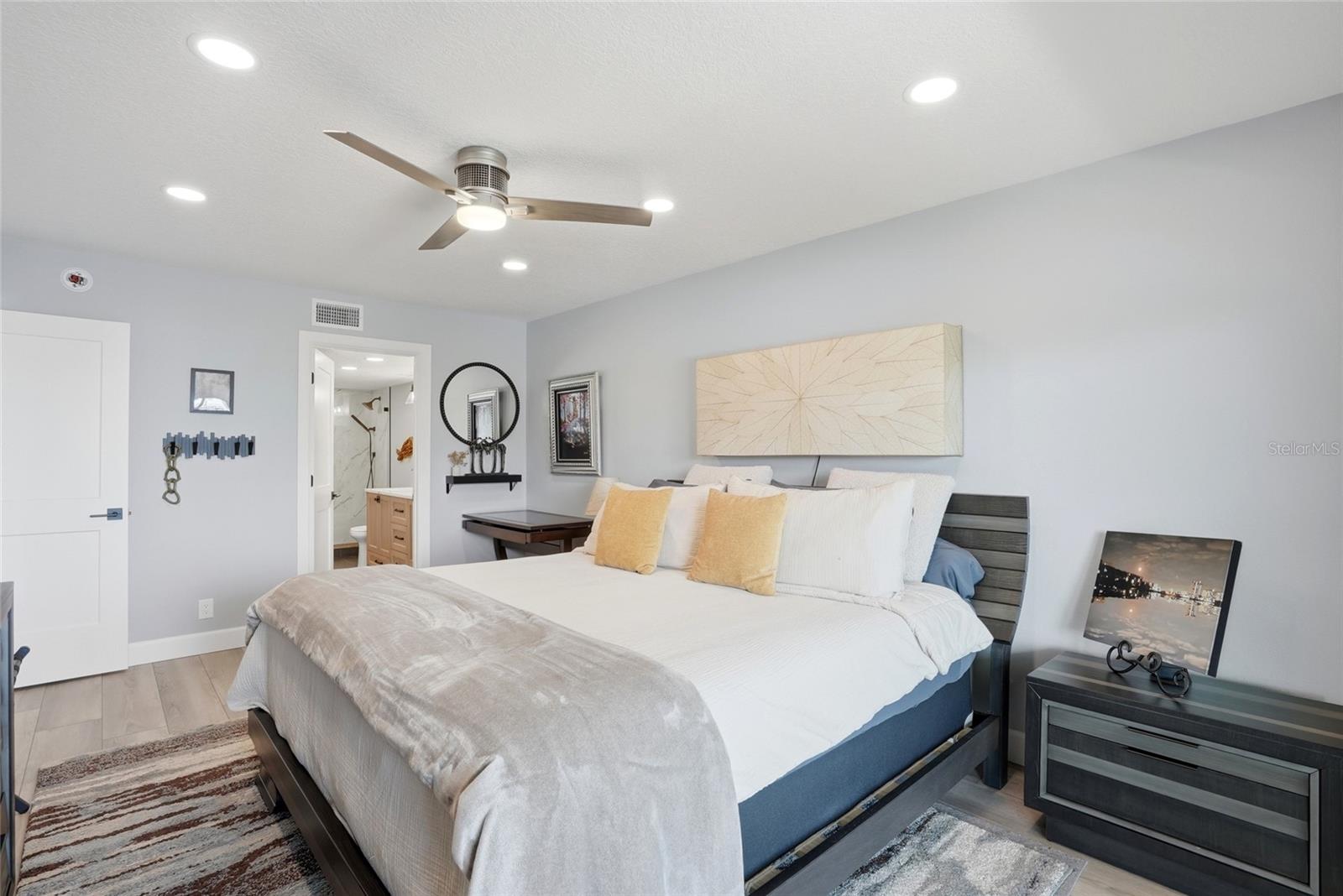 ANCHOR COVE 1 CONDO - Residential