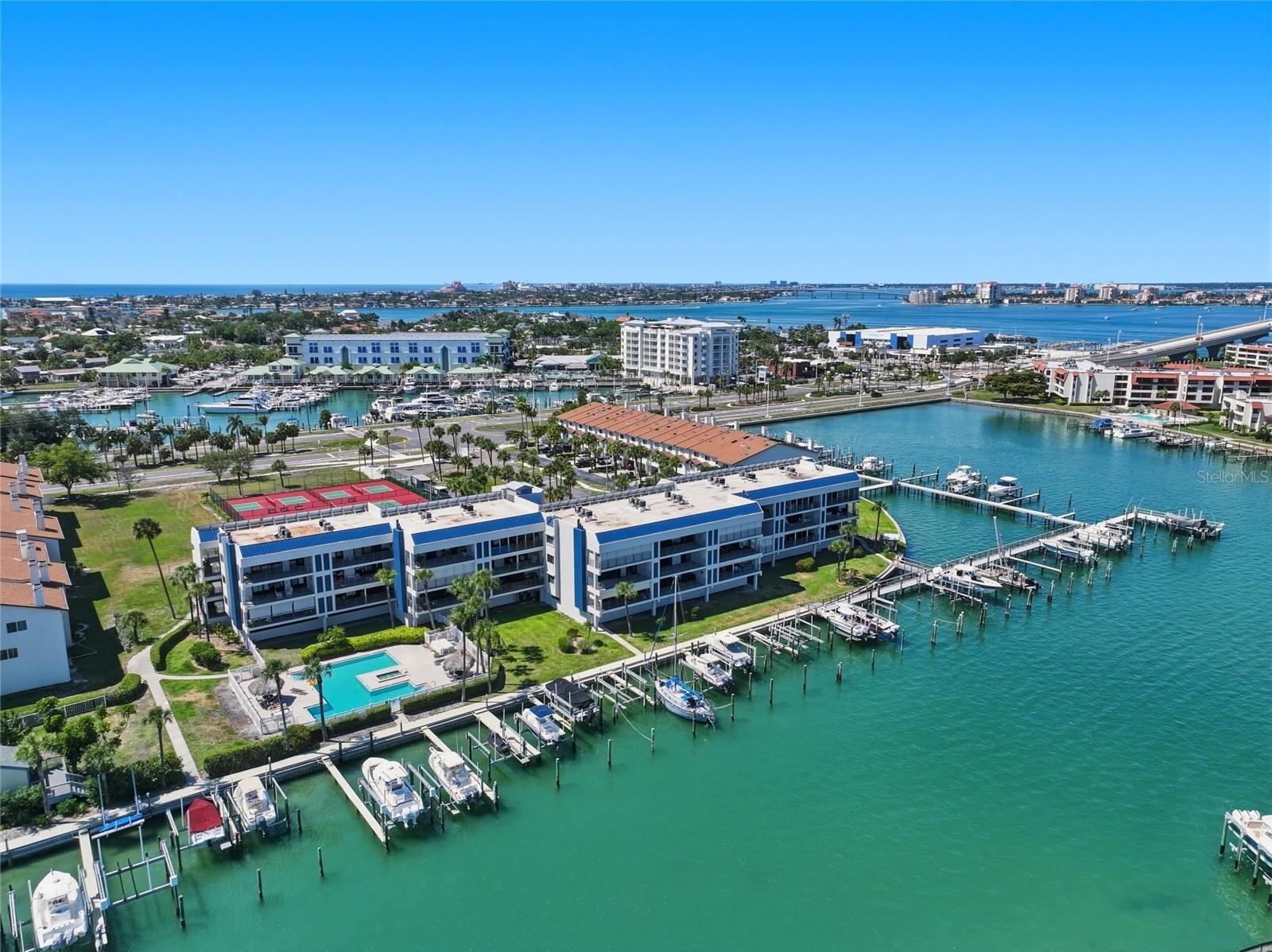ANCHOR COVE 1 CONDO - Residential