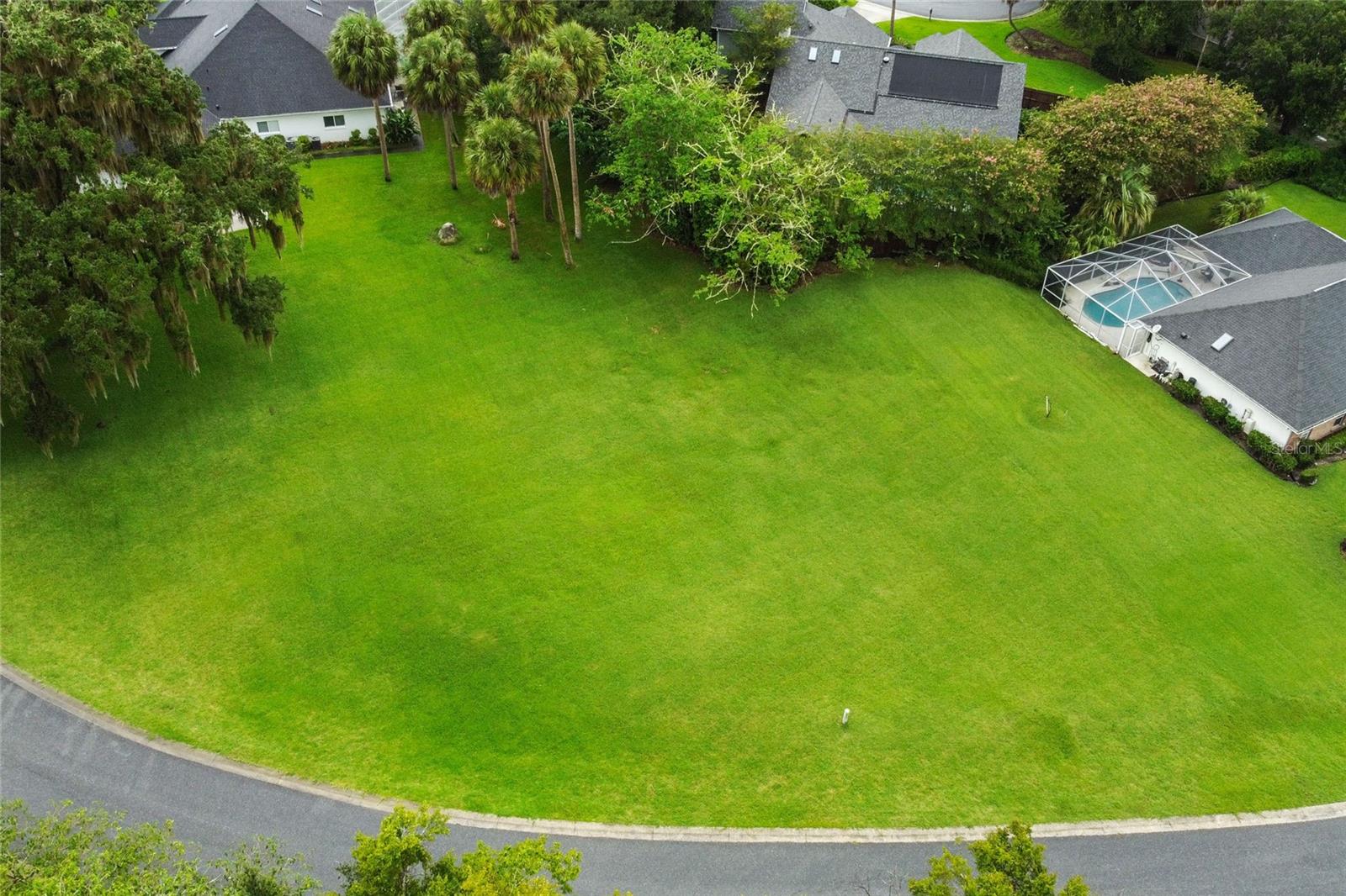 CARRIAGE HILL - Land