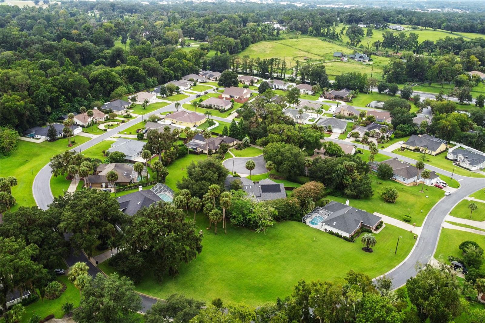 CARRIAGE HILL - Land